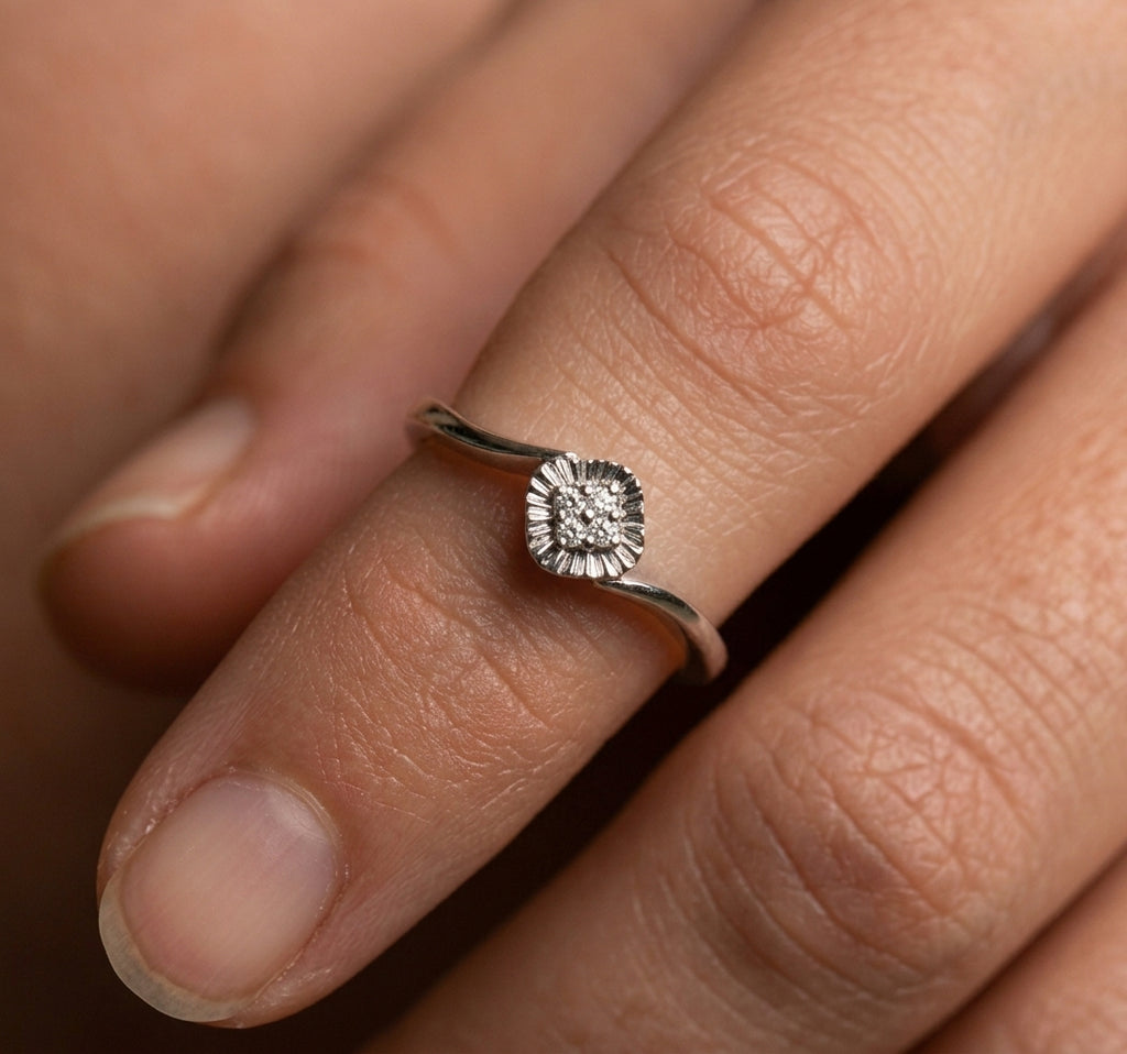 Anello Donna in Oro 18 Carati con Diamanti