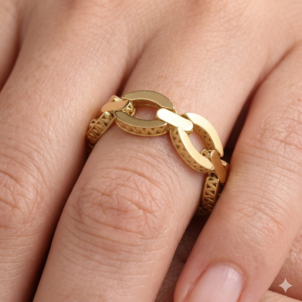 Anello Donna in oro 18 Carati modello maglia marina di 3.30 Grammi.