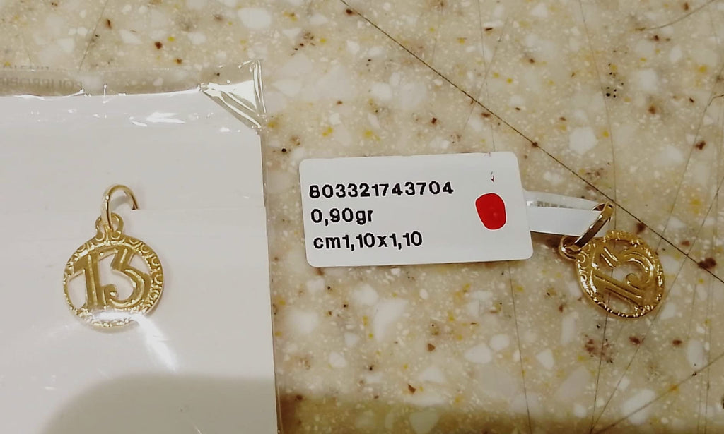 Ciondolo Numero 13 in Oro Giallo 18 Carati di 0.90 Grammi.