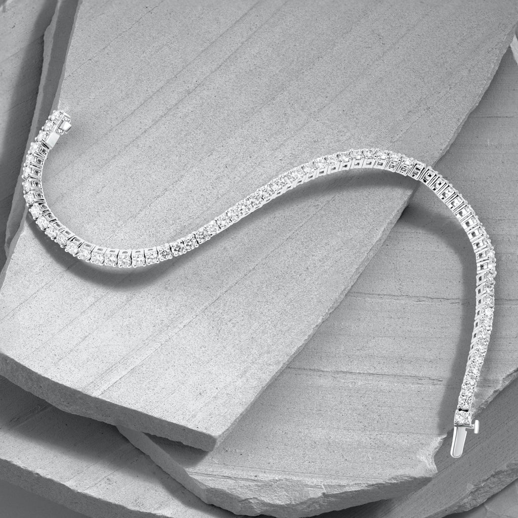 Bracciale modello Tennis in Oro 18 Carati con Diamanti.